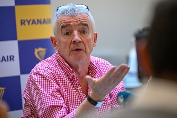 الرئيس التنفيذي لشركة Ryanair Group Michael O'Leary خلال مؤتمر صحفي للحديث عن مستقبل تشغيل الشركة في السوق البرتغالية في 05 فبراير 2025 في لشبونة ، البرتغال. (تصوير Horacio Villalobos#Corbis/Corbis عبر Getty Images)
