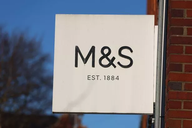 وضعت Marks & Spencer عطرًا شعبيًا آخر يمكن أن يمر كمصمم شيء