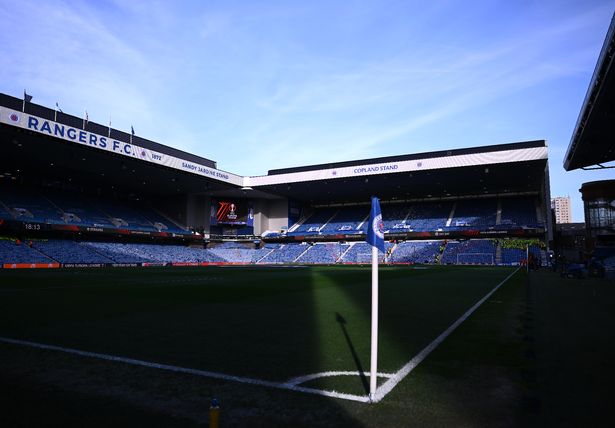 منظر عام للملعب قبل مباراة الدور الأول في دوري أوروبا UEFA 2024/25 المباراة النهائية بين Rangers FC و Athletic Club على ملعب Ibrox في 10 أبريل 2025 في غلاسكو ، اسكتلندا ، اسكتلندا