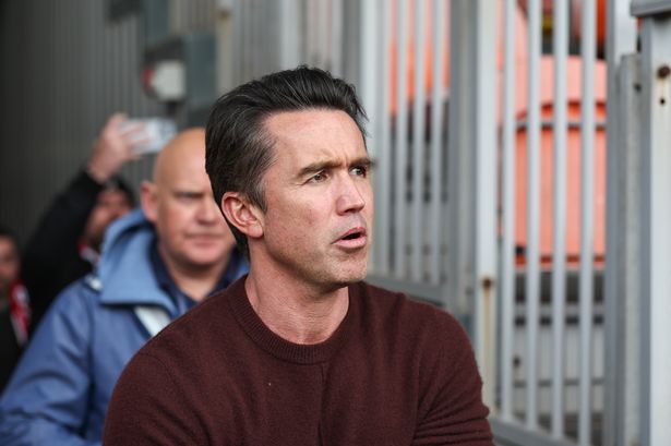 روب ماكنيني مالك Wrexham في بلاكبول