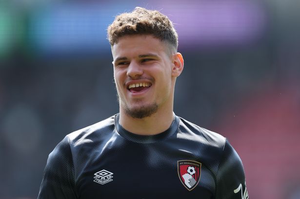 بورنموث ، إنجلترا - 27 أبريل: يتفاعل ميلوس كيركز من AFC بورنموث خلال مباراة الدوري الممتاز بين AFC Bournemouth و Manchester United FC في استاد Vitality في 27 أبريل 2025 في بورنموث ، إنجلترا. (تصوير ريان بيرسي/غيتي إيموكيز)