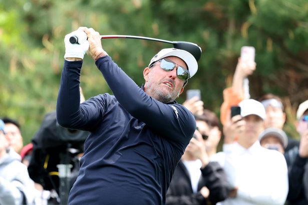 تأهل Phil Mickelson بسبب انتصاراته الرئيسية السابقة