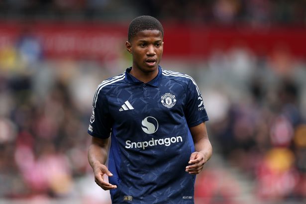 تم توقيع Chido Obi من Arsenal في بداية الموسم