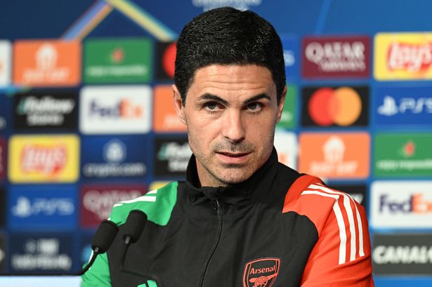 باريس ، فرنسا - 06 مايو: يحضر مدير Arsenal Mikel Arteta مؤتمراً صحفياً قبل مباراة دوري أبطال أوروبا 2024/25 النهائي الأول/الثاني للمباراة في Parc des Princes في 06 مايو 2025 في باريس ، فرنسا. (تصوير ستيوارت ماكفارلين/أرسنال FC عبر Getty Images)