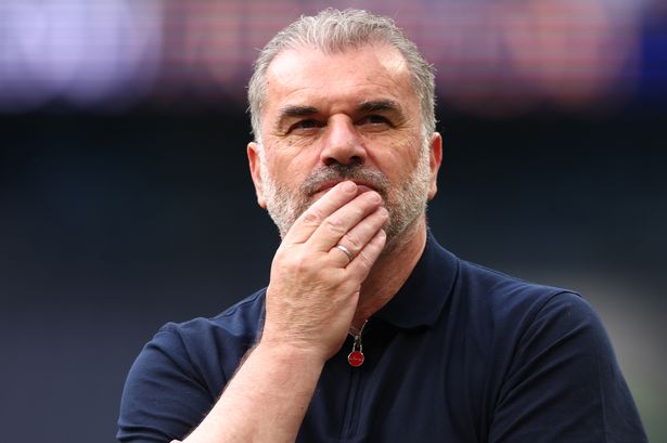 لندن ، إنجلترا - 25 مايو: Ange Postecoglou ، مدير Tottenham Hotspur خلال مباراة الدوري الممتاز بين توتنهام هوتسبور FC و Brighton & Hove Albion FC على ملعب Tottenham Hotspur في 25 مايو 2025 في لندن ، إنجلترا. (تصوير شون بروكس - Camerasport عبر Getty Images)