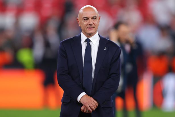 بلباو ، إسبانيا - 21 مايو: دانييل ليفي ، رئيس مجلس إدارة توتنهام هوتسبور خلال نهائي دوري أوروبا UEFA 2025 بين توتنهام هوتسبور ومانشستر يونايتد في إستاديو سان مامس في 21 مايو 2025 في بلباو ، إسبانيا. (تصوير جيمس جيل - Danehouse/Getty Images)