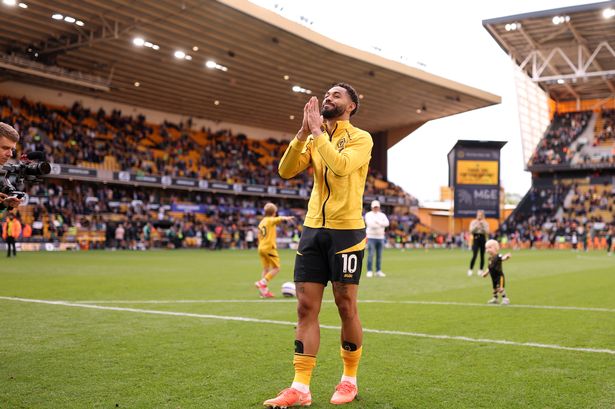 ولفرهامبتون ، إنجلترا - 25 مايو: يعترف Matheus Cunha من Wolverhampton Wanderers بالمعجبين بعد مباراته الأخيرة للنادي ، في أعقاب مباراة الدوري الإنجليزي الممتاز بين Wolverhampton Wanderers FC و Brentford FC في Molineux في 25 مايو 2025 في ولفرهامبتون ، إنجلترا. (تصوير جاك توماس - WWFC/الذئاب عبر Getty Images)