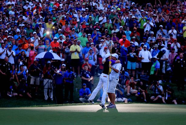 فاز روي ماكلروي ببطولة PGA 2014 إلى جانب JP Fitzgerald