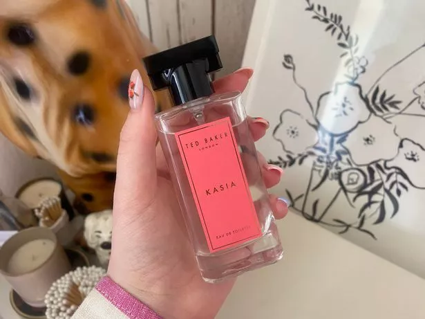 أطلقت Kasia هذا شهر مايو وهي رائحة صيفية مثالية لمحبي جوز الهند
