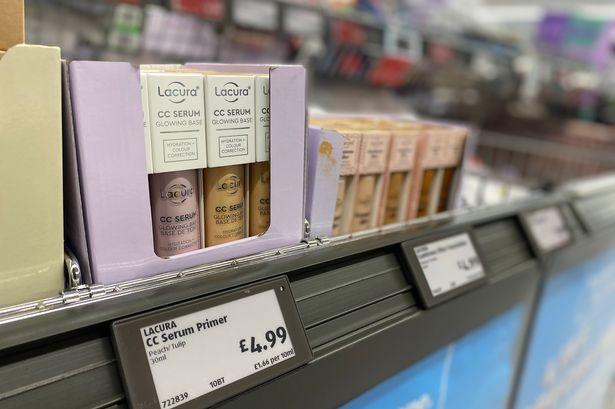 عادت لاكورا إلى ممر Aldi Specialbuys هذا الأسبوع 