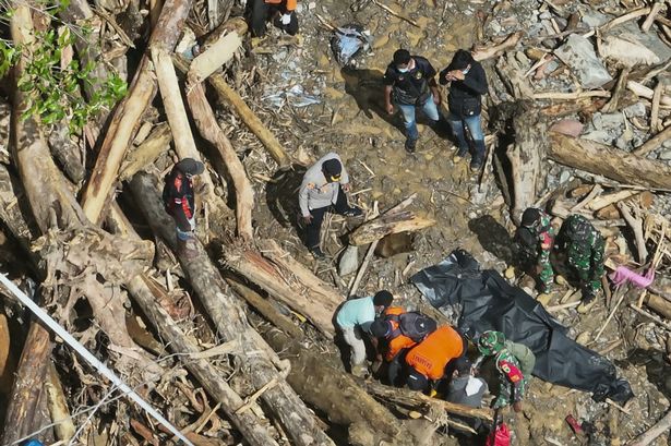 19 شخص مفقود بعد الانهيار الأرضي