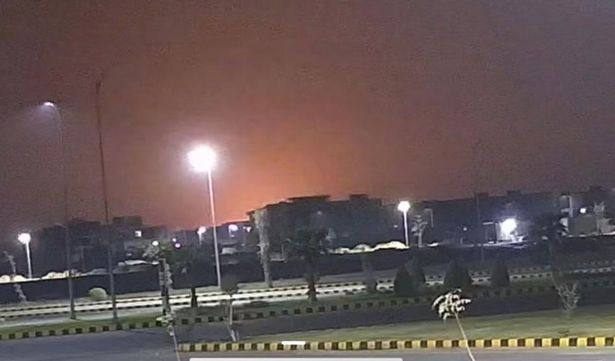 أطلقت القوات المسلحة الهندية ضربات على مواقع متعددة