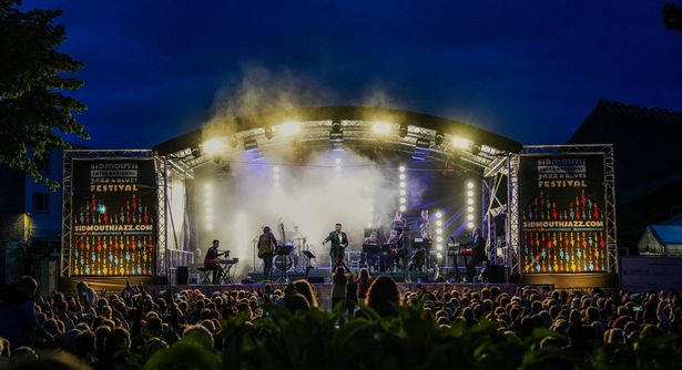 الأضواء الساطعة في مهرجان Sidmouth Jazz 