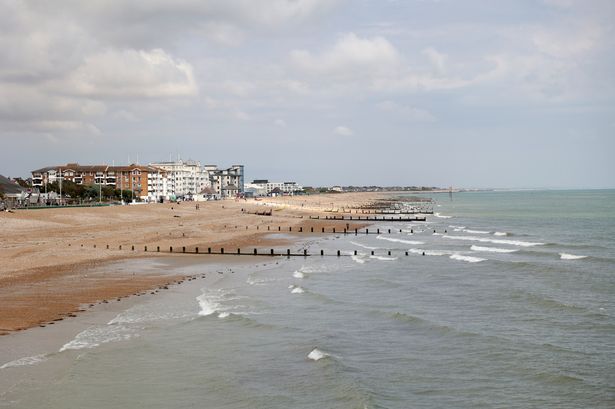 الشاطئ في Bognor Regis ينظر غربًا من الرصيف