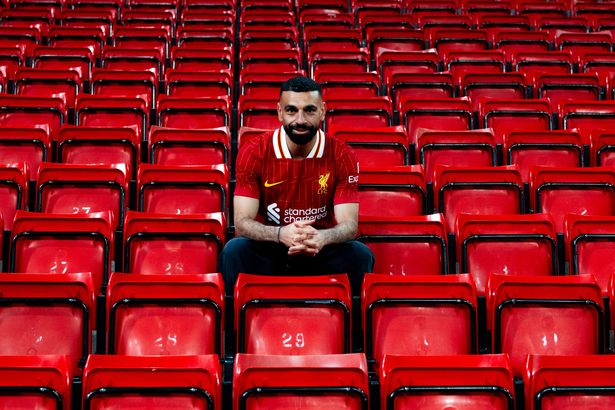 محمد صلاح في إعلان تمديد العقد في ليفربول
