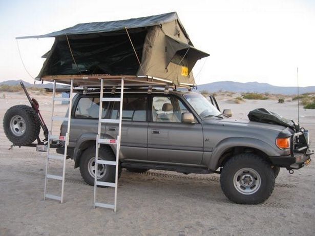 Safari 4 × 4 يعتقد أنه مشابه للسيارة التي يستخدمها السيد Kebbel