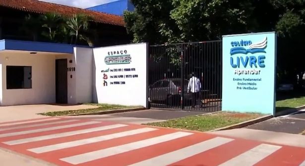 تظهر الصورة المدرسة الخاصة Colegio Livre Aprender ، غير مؤرخة.