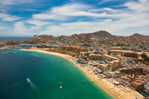 Line Line Medano Beach في Cabo San Lucas
