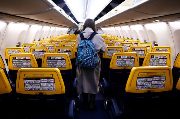 ركوب الركاب طائرة Ryanair فارغة 