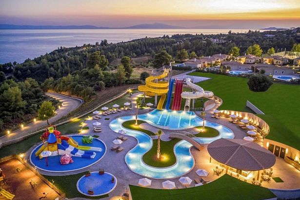 Ajul Luxury Hotel & Spa Resort من أعلى