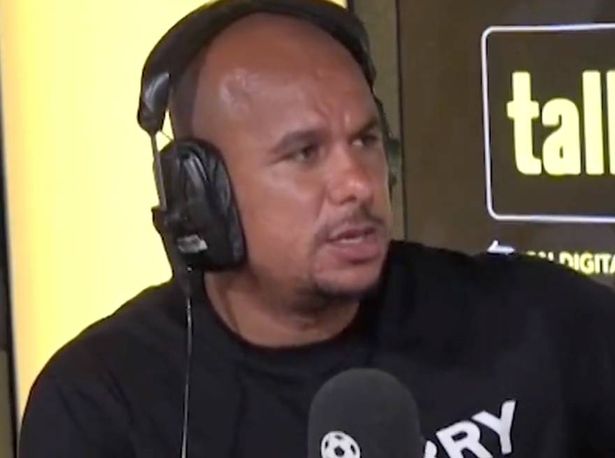 مهاجم أستون فيلا السابق غابرييل أغونلاهر على Talksport