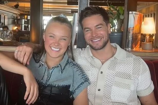 أحب Jojo Siwa مشاركات الصورة والفيديو على وسائل التواصل الاجتماعي التي تثير شائعات الرومانسية مرة أخرى