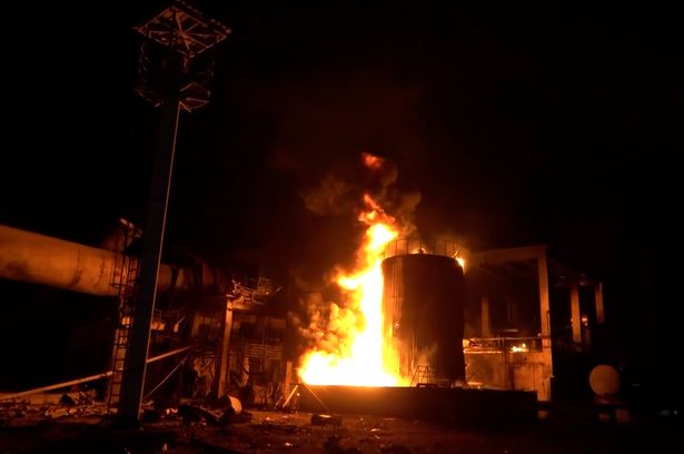 عمال الإنقاذ معركة آثار إسرائيل ضربات