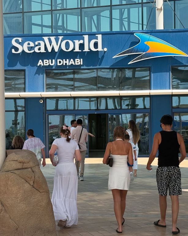 تم انتقاد بيتر لتوجهه إلى SeaWorld