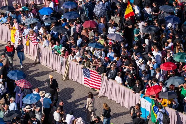 كان الأمريكيون حاضرين لرؤية الرجل الأول من الولايات المتحدة ليصبح البابا