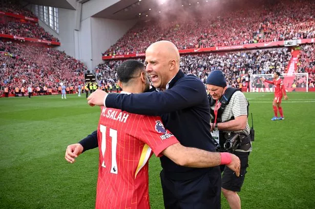 محمد صلاح وآرني سيحفا لللقب لقب ليفربول في الدوري الإنجليزي الممتاز