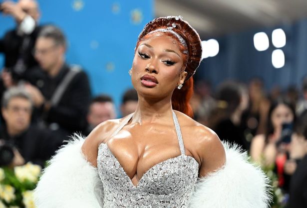 Megan You Stallion في حفل Met Gala 2025 للاحتفال بـ "Superfine: Tailoring Black Style" الذي أقيم في متحف متروبوليتان للفنون 