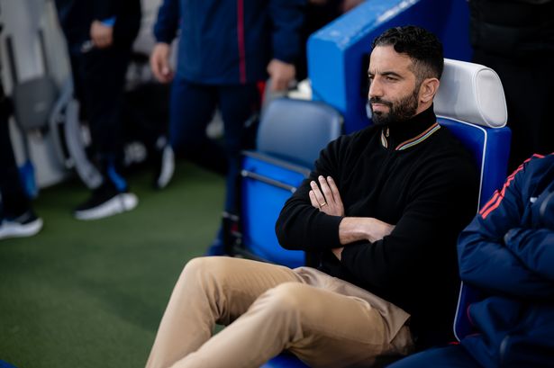 روبن أموريم خلال تشيلسي ضد مانشستر يونايتد