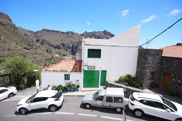 منظر لـ Airbnb Casa Abuela Tina في Masca ، Tenerife ، حيث كان المراهق البريطاني المفقود جاي سلاتر ، 19 عامًا ، من أوزوالتويستل ، لانكشاير ، يقيم قبل اختفائه.