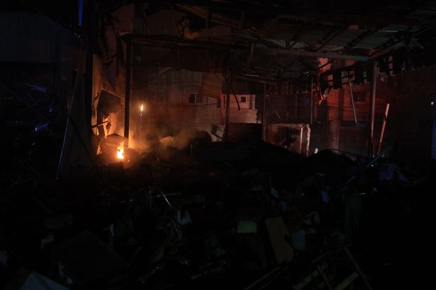 : اندلع حريق على مدرسة فهي الجارجوي حيث لجأ الفلسطينيون النازحون