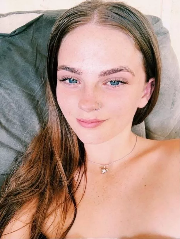تم إسقاط Phoebe في المطار ولكن لم يتم القبض عليه على CCTV