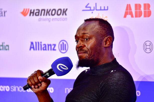 مكسيكو سيتي ، المكسيك - 12 كانون الثاني (يناير): يتحدث أوليمبيبية للميدالية الذهبية أوليمبية في مؤتمر بعد قيادة سيارة سباق الصيغة 