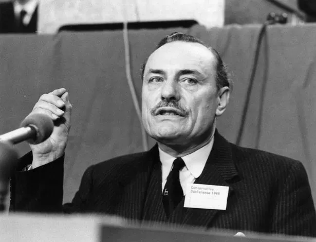 سئل وزير الداخلية عن أوجه التشابه مع خطاب Enoch Powell الشهير