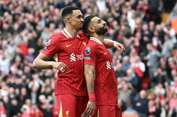 ترينت ألكساندر أرنولد ومحمد صلاح