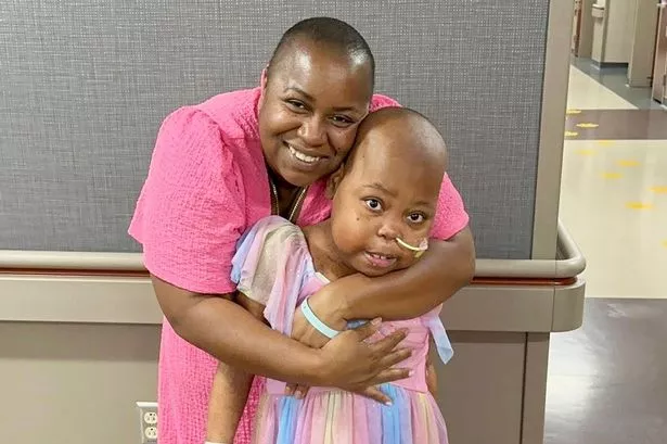 حلق Dyshica Bradley شعرها لدعم ابنتها Jailyn