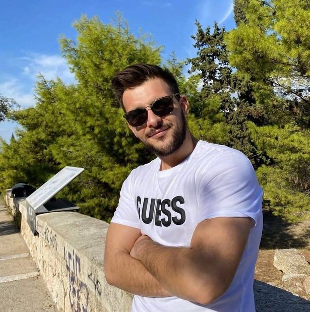 كان ستيفانوس يحتفل بالأصدقاء قبل ساعات فقط من وفاته