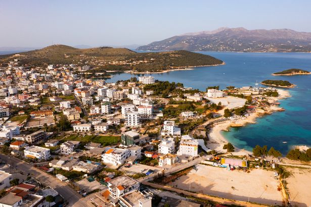 Ksamil ، قرية على شواطئ البحر الأيوني على الريفيرا الألبانية