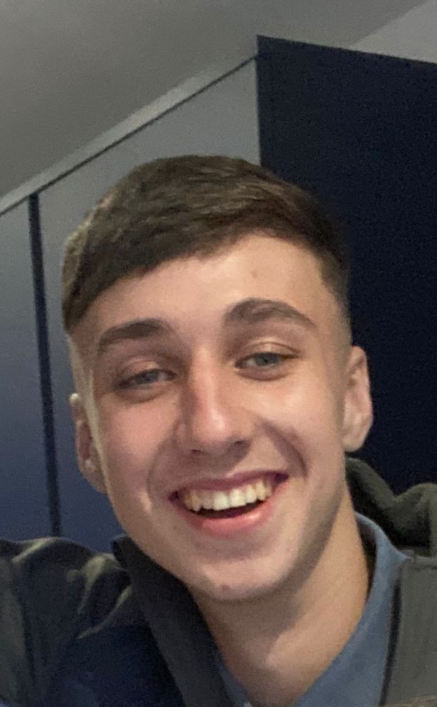 توفي اللاعب البالغ من العمر 19 عامًا أثناء عطلة في تينيريفي