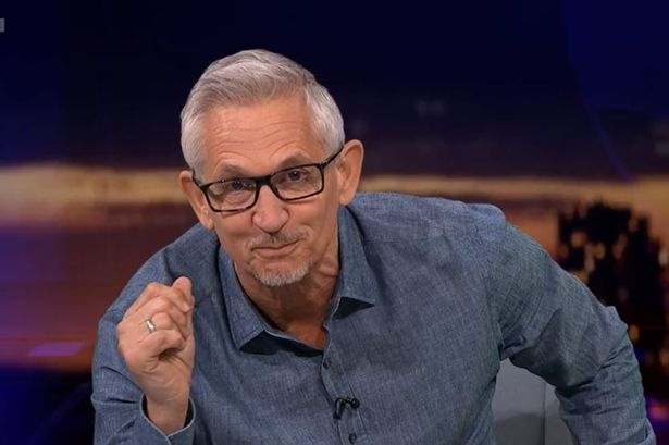 غاري لاينكر يمسك بالدموع في حلقة اليوم النهائي لليوم