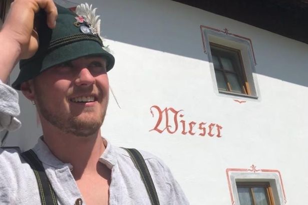 كان آرون إنجل في الرابعة والعشرين من عمره فقط عندما توفي