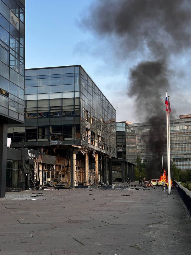 كما أصيب مصنع Mikron Microchip في زيلينوغراد ، موسكو ،