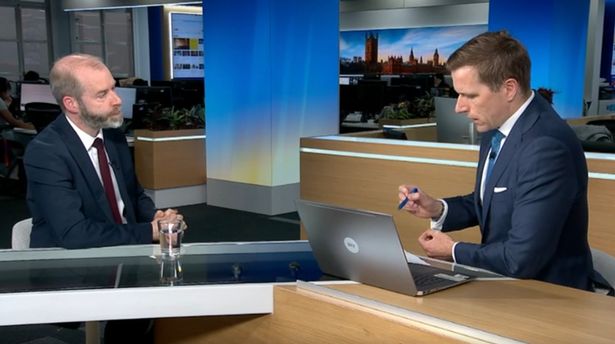 قام Sky News 'Wilfred Frost بمشوية Jonathan Reynolds بعد هجمات من أحزاب المعارضة