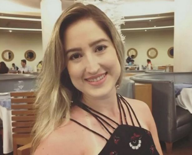 لاريسا رودريغز تظاهر صورة