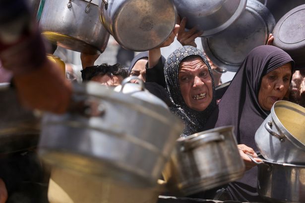 غزة المحصورة حيث يتضور الناس جوعا