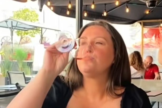 ماريان تلوم الأكل العاطفي والتخريب الذاتي