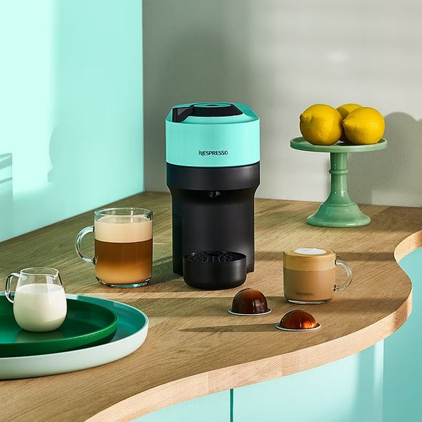 Nespresso Vertuo Pop Coffee Machine في Mint